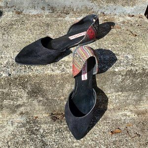 2LipsToo embroidered flats size 11